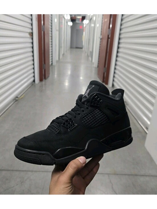 AIR JORDAN 4 RETRO BLACK CAT FV5029-010 SIZE 8.5